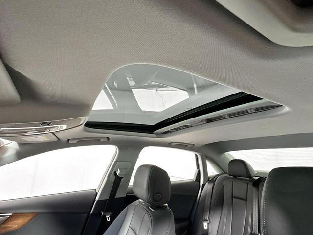 Photo of 2022 Florett Silver Metallic Audi A4