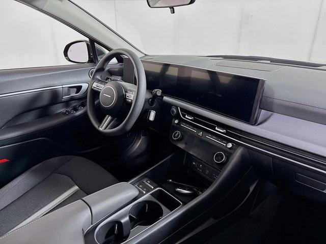 Photo of 2024 Onyx Black Hyundai SONATA