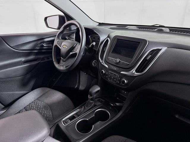 Photo of 2022 Mosaic Black Metallic Chevrolet Equinox