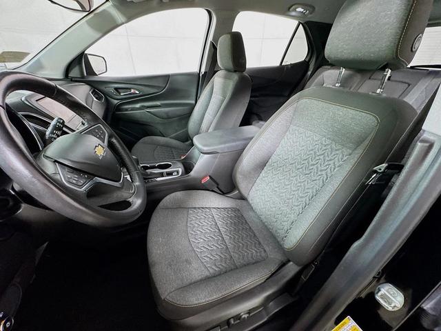 Photo of 2022 Mosaic Black Metallic Chevrolet Equinox