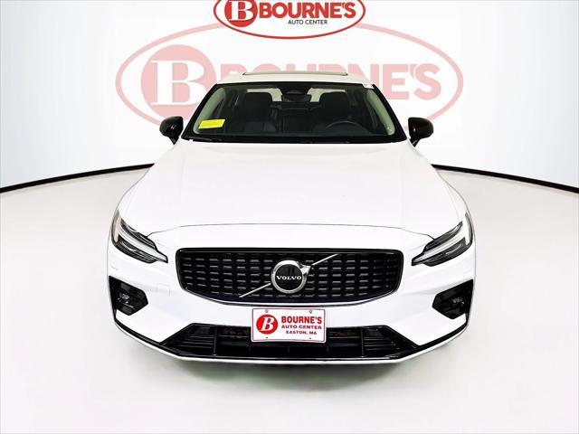 Photo of 2025 Crystal White Volvo S60