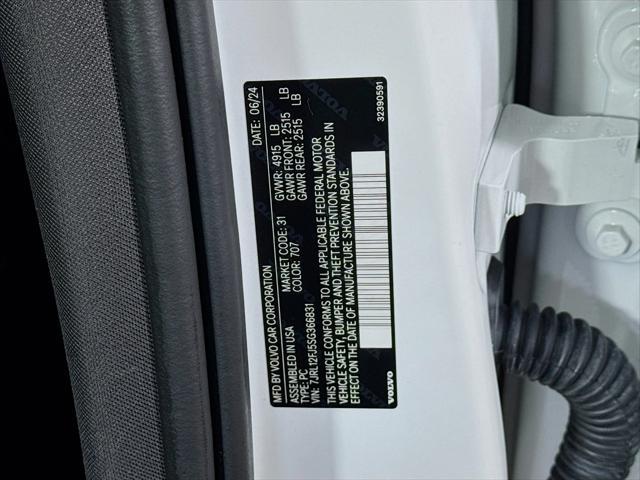 Photo of 2025 Crystal White Volvo S60
