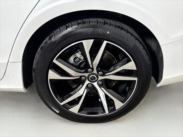 Photo of 2025 Crystal White Volvo S60