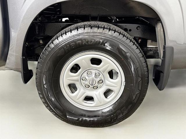 Photo of 2024 Gun Metallic Nissan Frontier