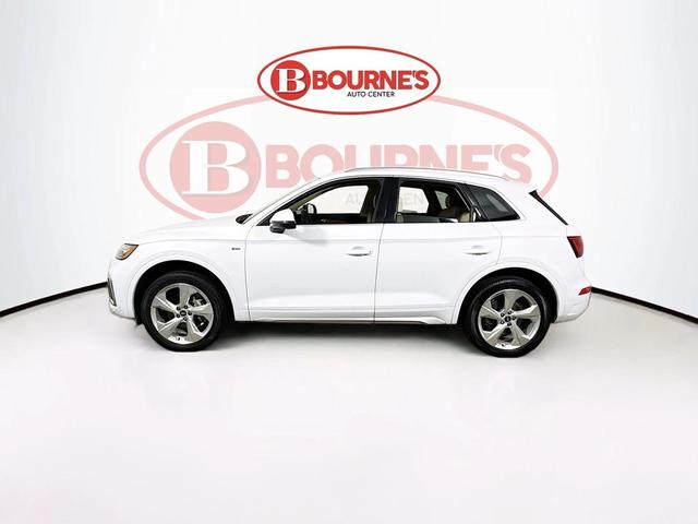 Photo of 2023 Glacier White Metallic Audi Q5