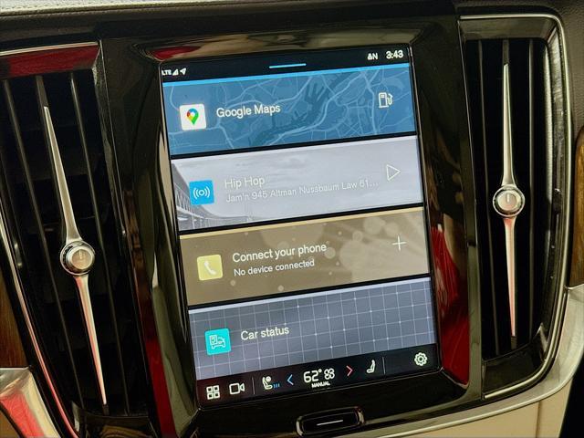 Photo of 2022 Crystal White Metallic Volvo S90
