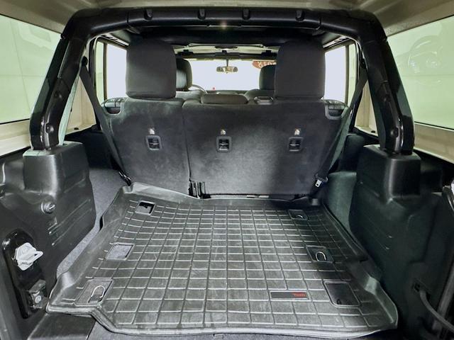 Photo of 2018 Black Clearcoat Jeep Wrangler Unlimited