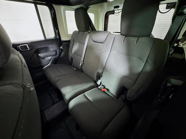 Photo of 2018 Black Clearcoat Jeep Wrangler Unlimited