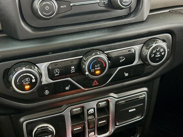 Photo of 2018 Black Clearcoat Jeep Wrangler Unlimited