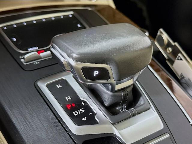 Photo of 2019 Ibis White Audi Q5