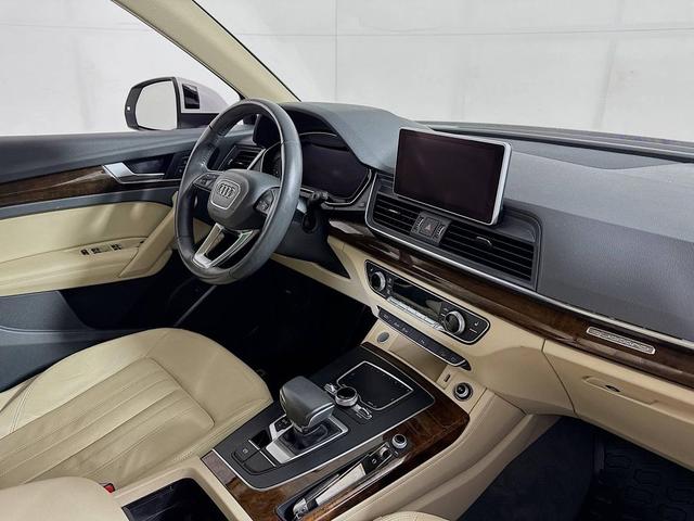Photo of 2019 Ibis White Audi Q5
