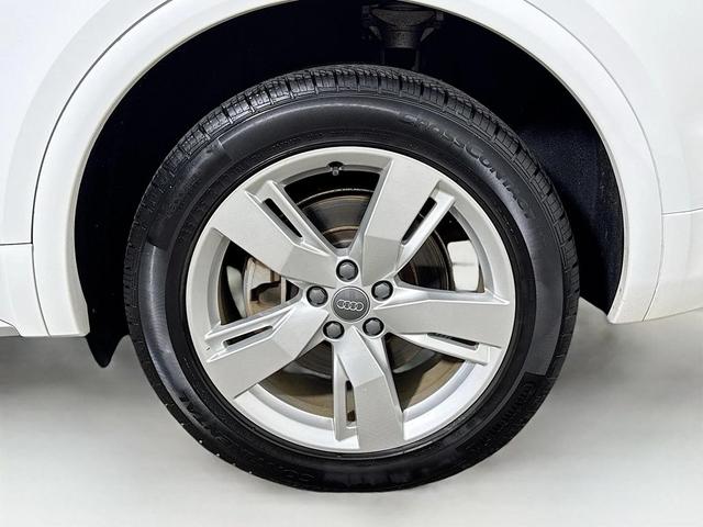 Photo of 2019 Ibis White Audi Q5