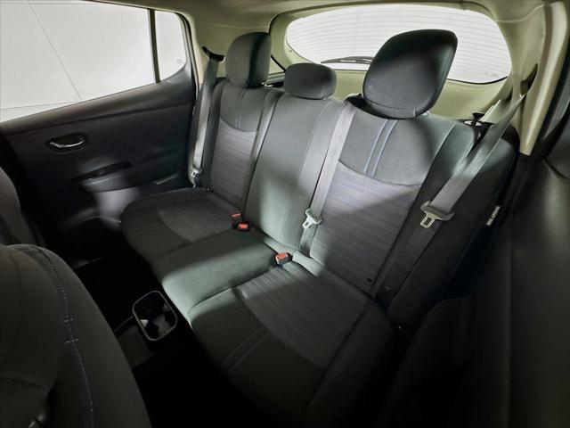 Photo of 2024 Gun Metallic Nissan Leaf