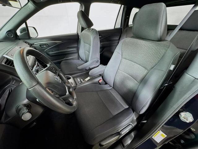 Photo of 2019 Black Forest Pearl Honda Passport