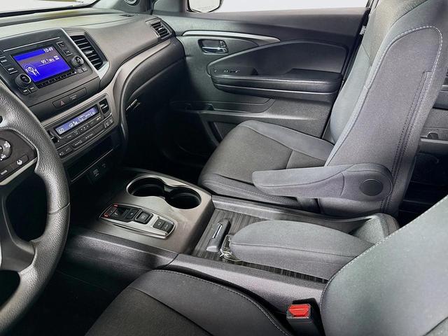 Photo of 2019 Black Forest Pearl Honda Passport