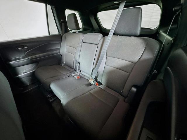 Photo of 2019 Black Forest Pearl Honda Passport