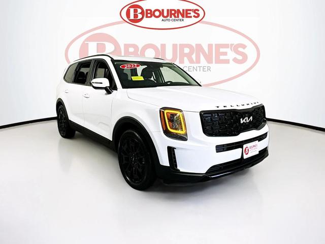 Photo of 2022 Glacial White Pearl Kia Telluride