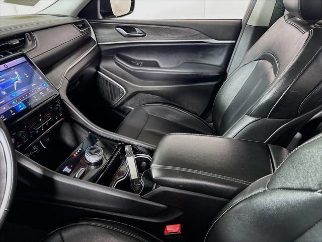 Photo of 2022 Baltic Gray Metallic Jeep Grand Cherokee L