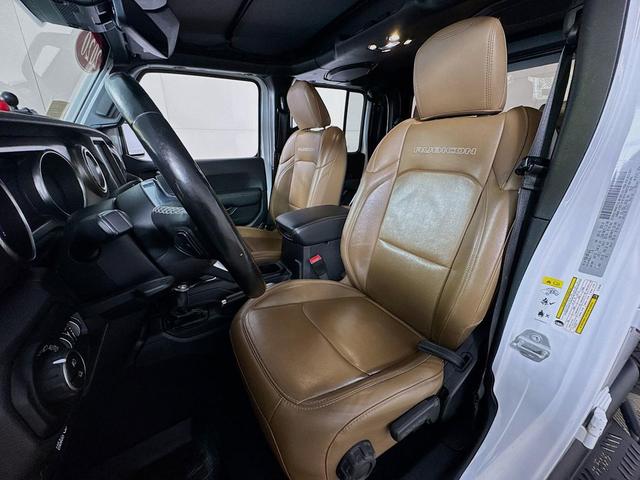 Photo of 2020 Bright White Clearcoat Jeep Gladiator