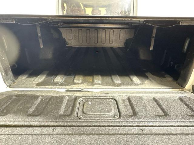 Photo of 2020 Bright White Clearcoat Jeep Gladiator