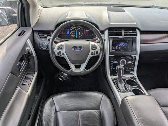 Photo of 2013 Tuxedo Black Metallic Ford Edge