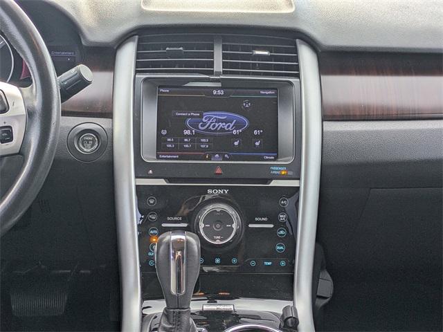 Photo of 2013 Tuxedo Black Metallic Ford Edge