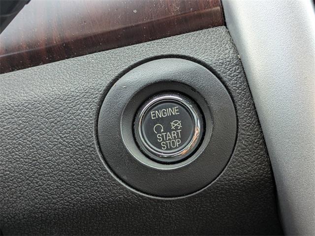 Photo of 2013 Tuxedo Black Metallic Ford Edge