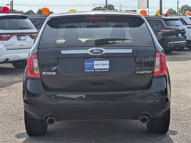 Photo of 2013 Tuxedo Black Metallic Ford Edge