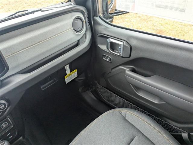 Photo of 2025 Granite Crystal Metallic Clearcoat Jeep Gladiator