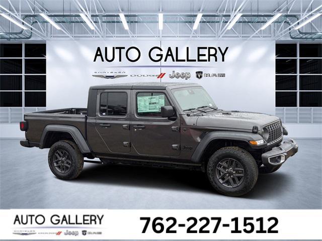 Photo of 2025 Granite Crystal Metallic Clearcoat Jeep Gladiator