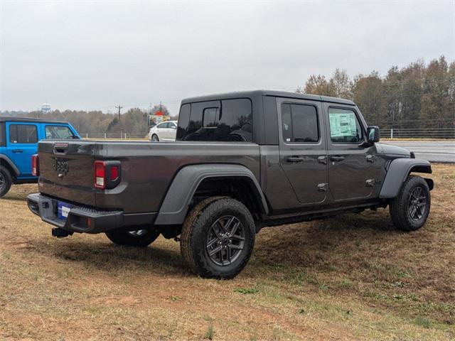 Photo of 2025 Granite Crystal Metallic Clearcoat Jeep Gladiator