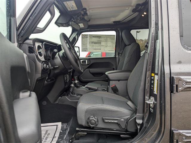Photo of 2025 Granite Crystal Metallic Clearcoat Jeep Gladiator