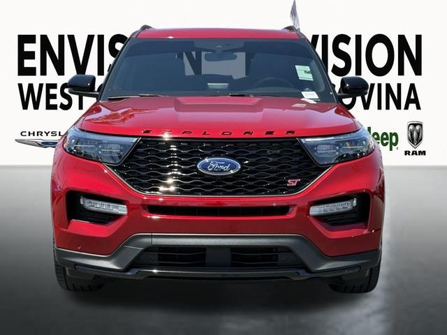 Photo of 2024 Rapid Red Metallic Tinted Clearcoat Ford Explorer