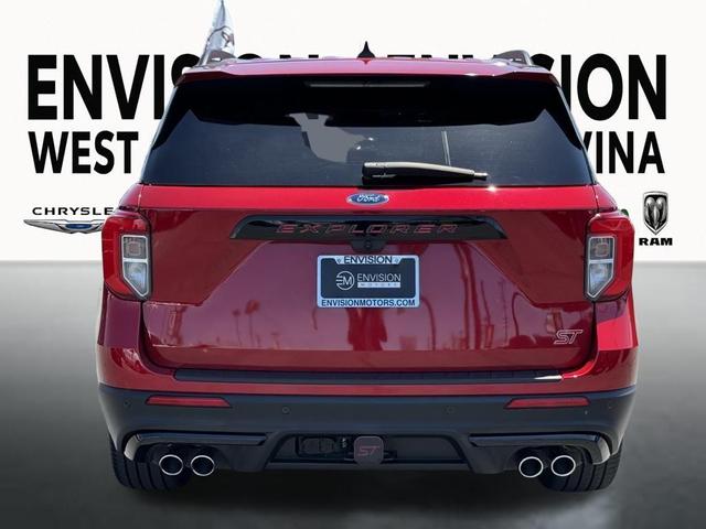 Photo of 2024 Rapid Red Metallic Tinted Clearcoat Ford Explorer