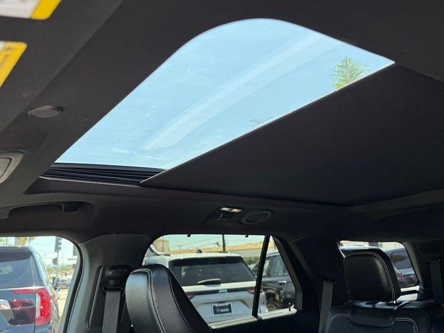 Photo of 2024 Rapid Red Metallic Tinted Clearcoat Ford Explorer
