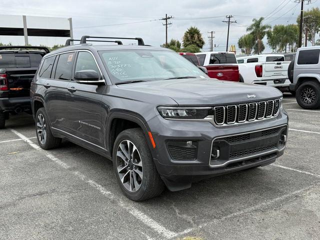 Photo of 2023 Metallic Jeep Grand Cherokee L