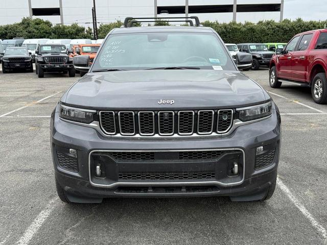 Photo of 2023 Metallic Jeep Grand Cherokee L