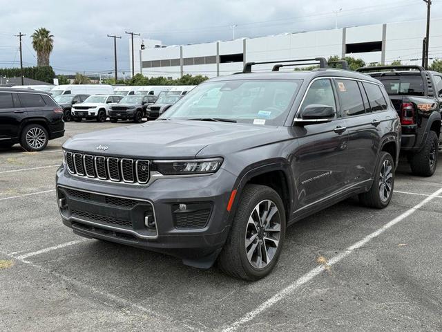 Photo of 2023 Metallic Jeep Grand Cherokee L