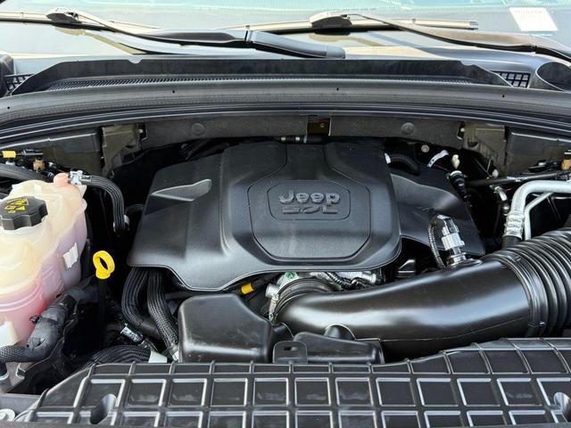 Photo of 2022 Diamond Black Jeep Grand Cherokee