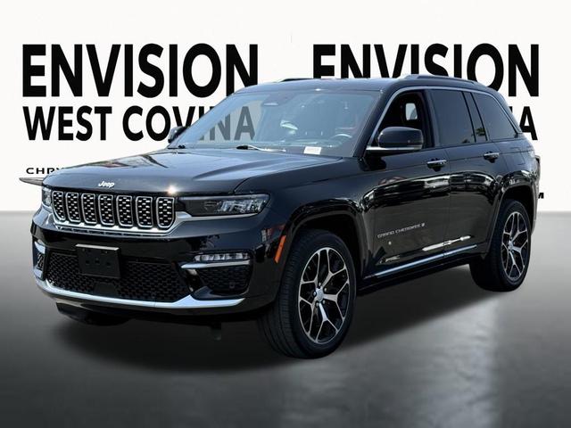 Photo of 2022 Diamond Black Jeep Grand Cherokee