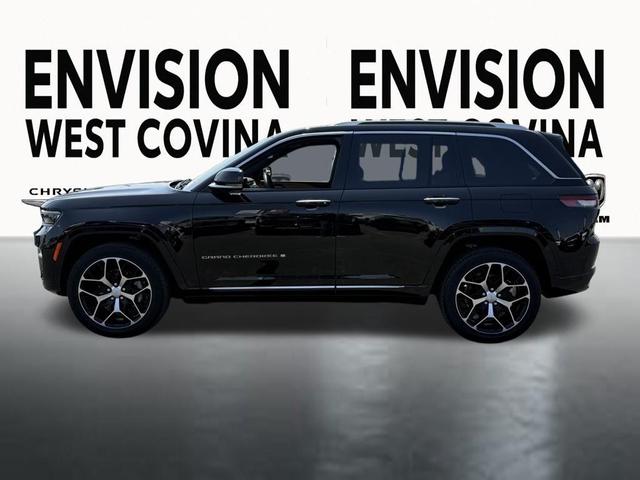 Photo of 2022 Diamond Black Jeep Grand Cherokee