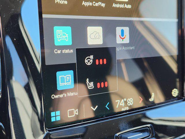 Photo of 2025 Gray Volvo XC40