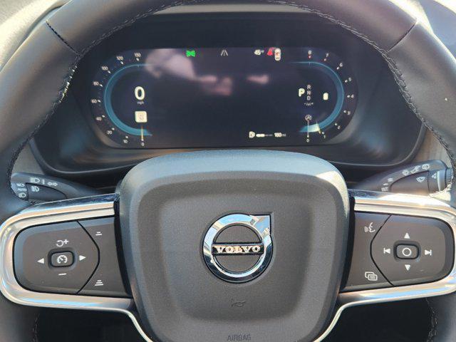Photo of 2025 Gray Volvo XC40