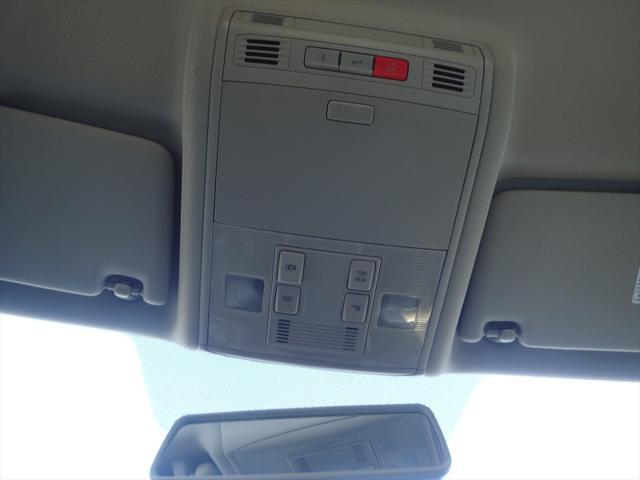 Photo of 2016 White Volkswagen Golf SportWagen