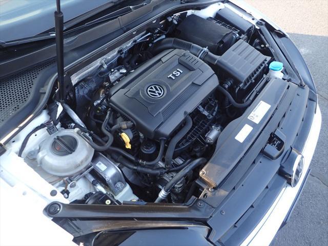 Photo of 2016 White Volkswagen Golf SportWagen