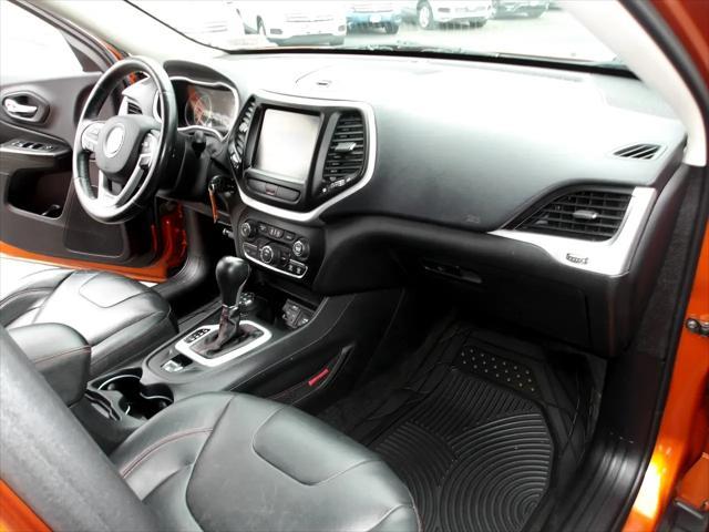 Photo of 2016 Orange Jeep Cherokee
