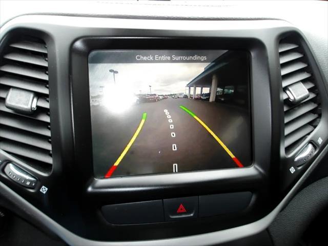 Photo of 2016 Orange Jeep Cherokee
