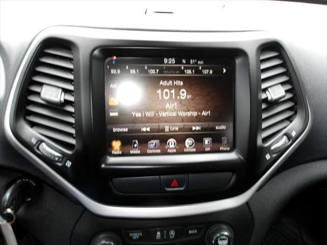 Photo of 2016 Orange Jeep Cherokee