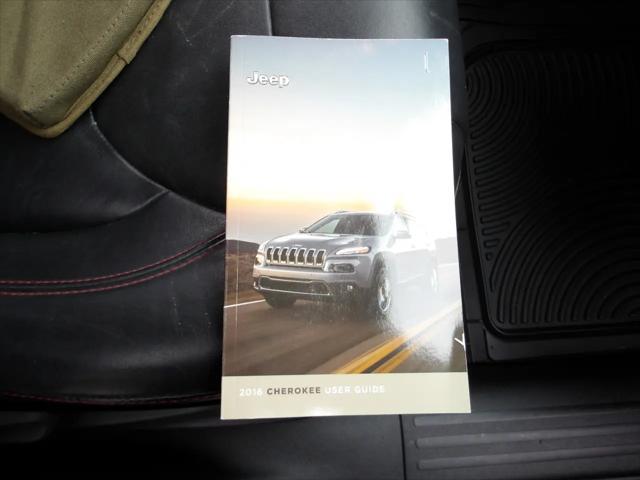 Photo of 2016 Orange Jeep Cherokee