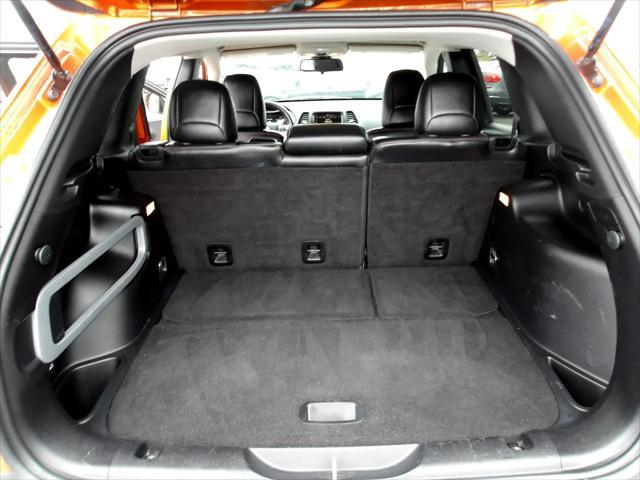 Photo of 2016 Orange Jeep Cherokee